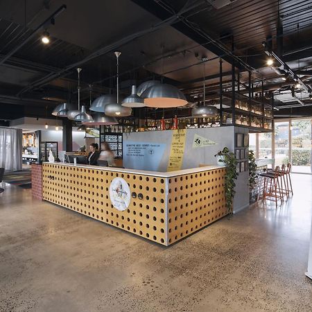 Atura Dandenong Hotel Doveton Bagian luar foto
