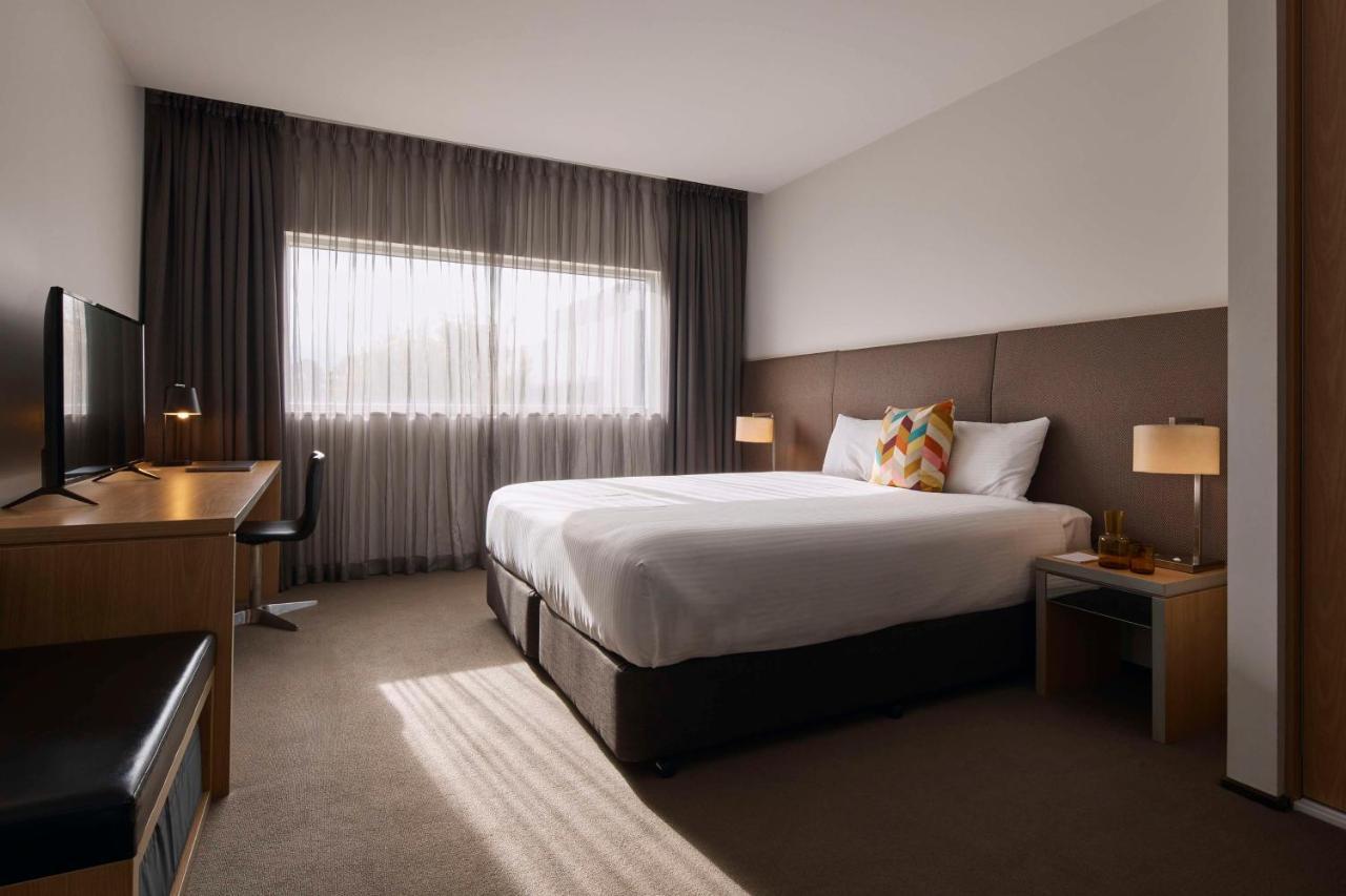 Atura Dandenong Hotel Doveton Bagian luar foto