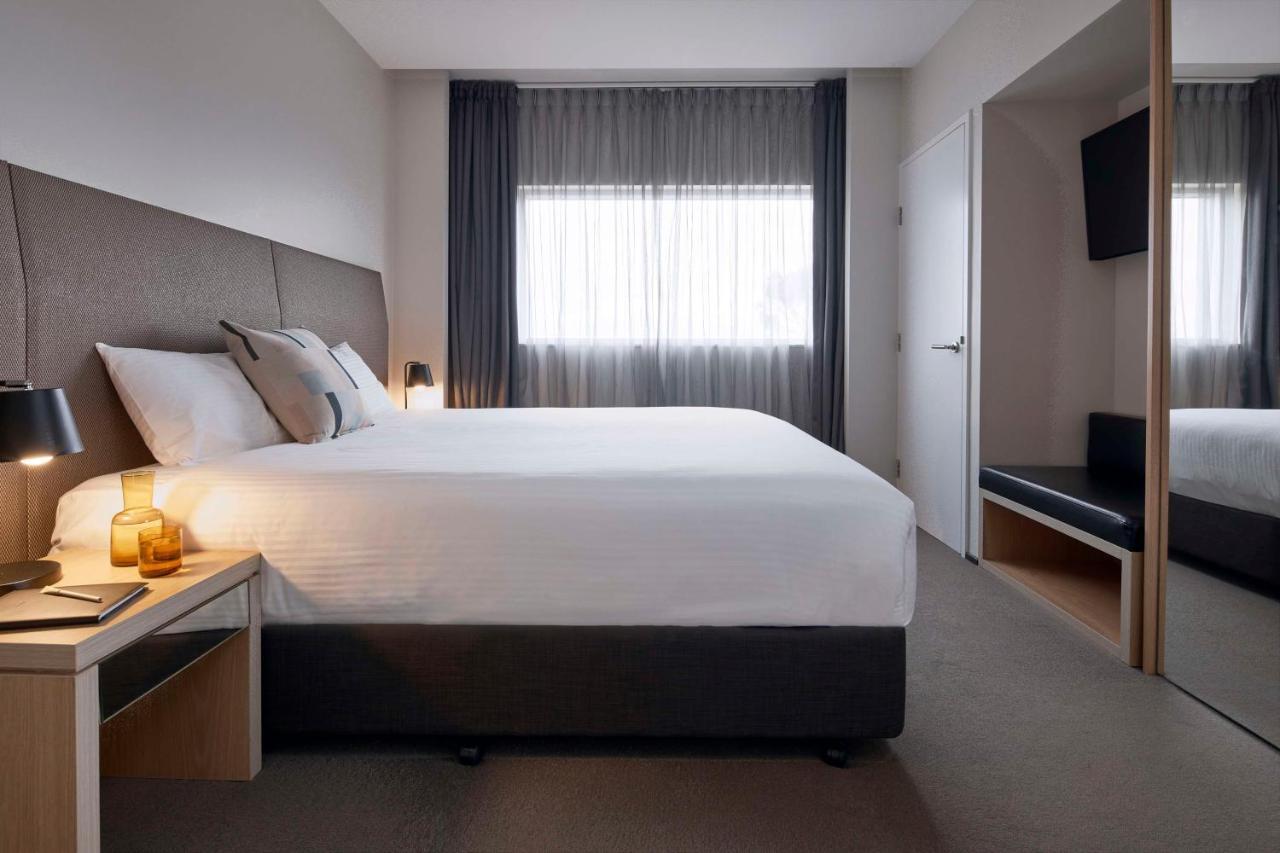 Atura Dandenong Hotel Doveton Bagian luar foto
