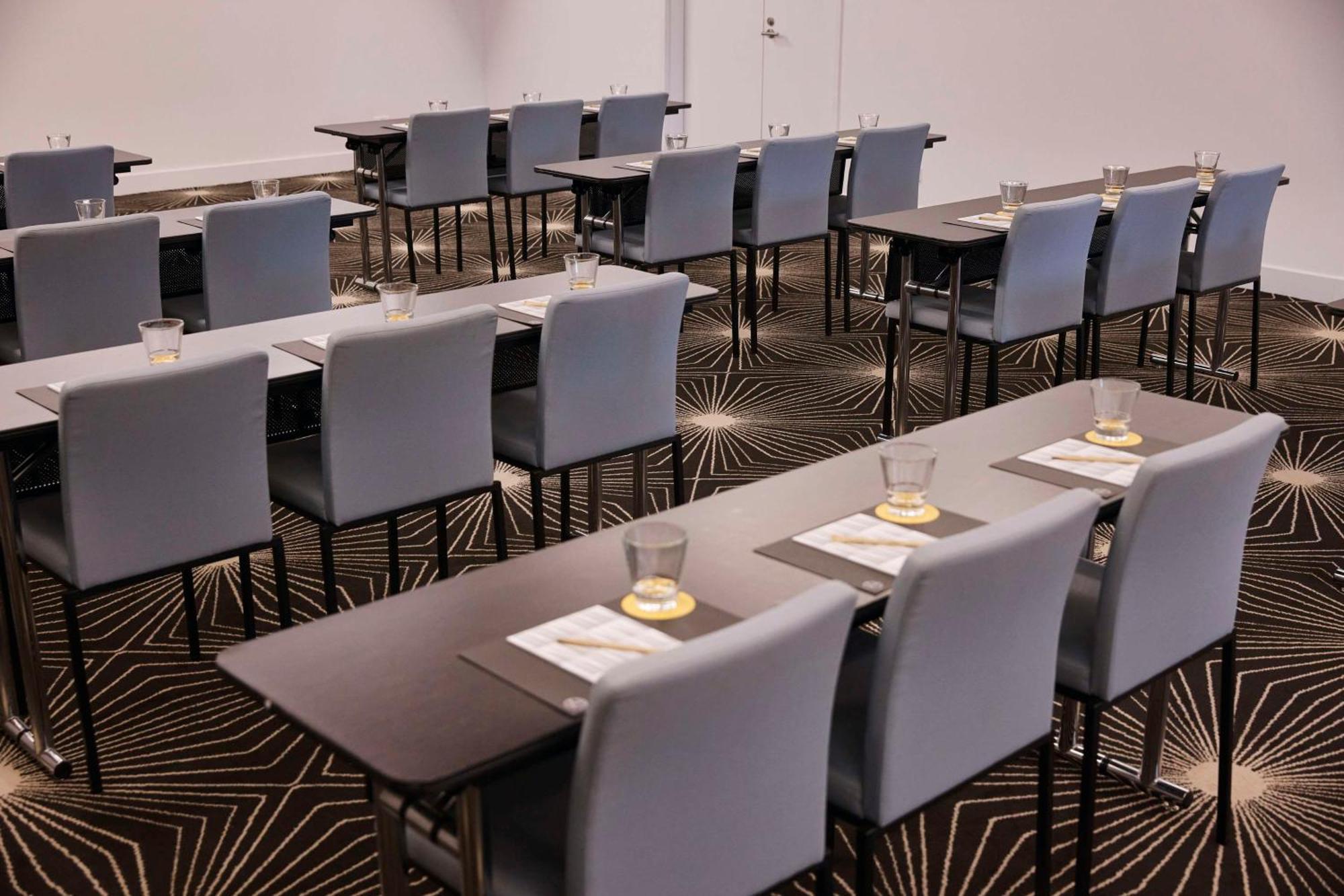 Atura Dandenong Hotel Doveton Bagian luar foto