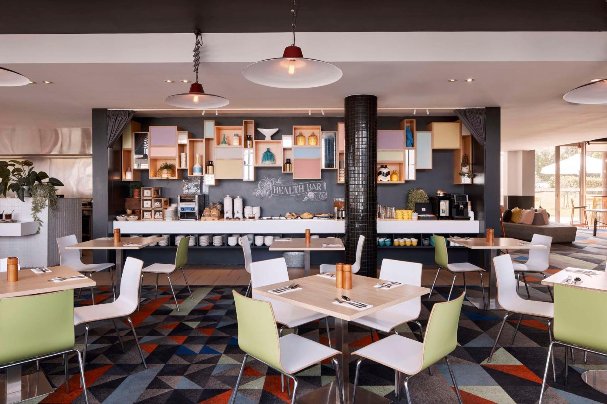 Atura Dandenong Hotel Doveton Bagian luar foto