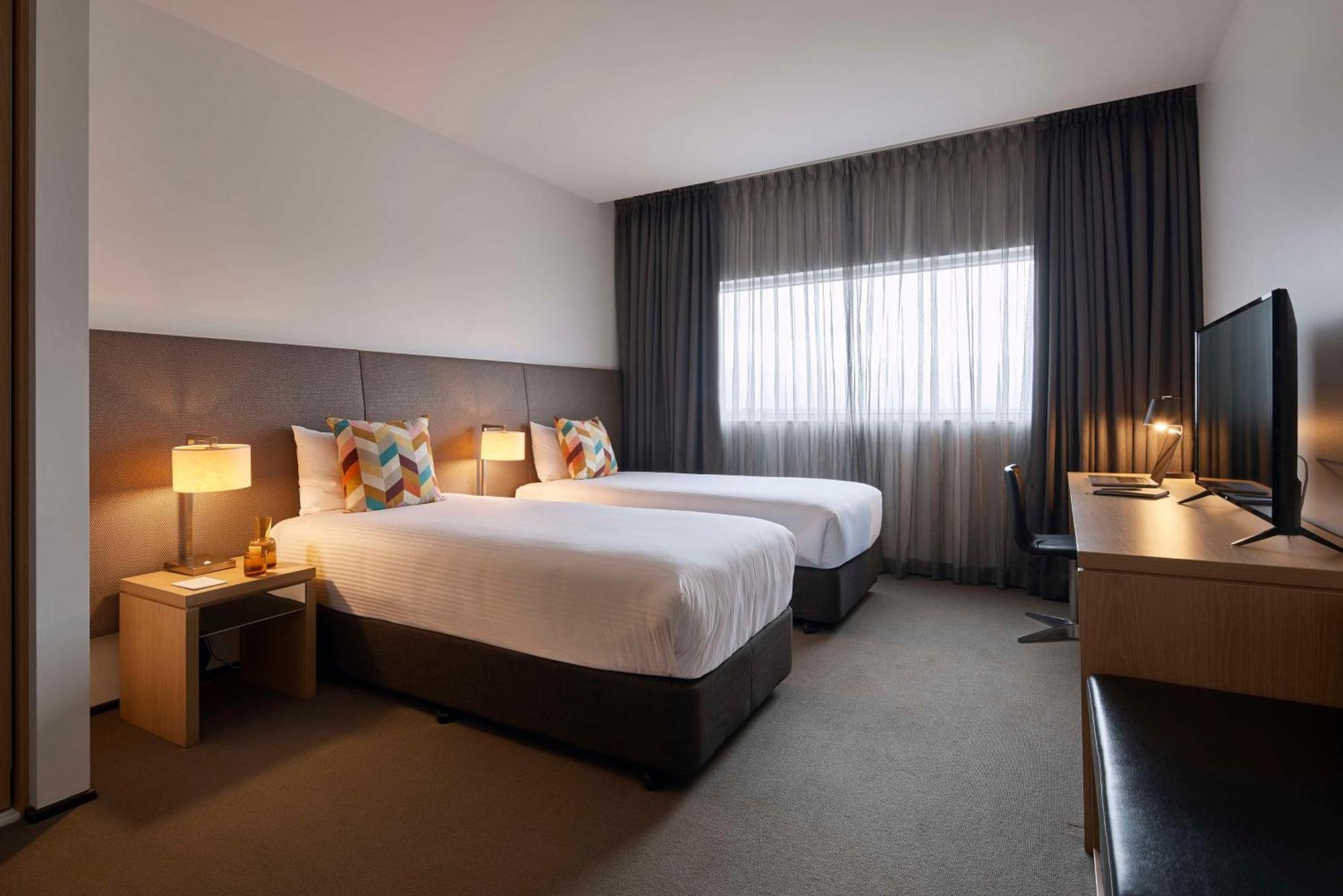 Atura Dandenong Hotel Doveton Bagian luar foto