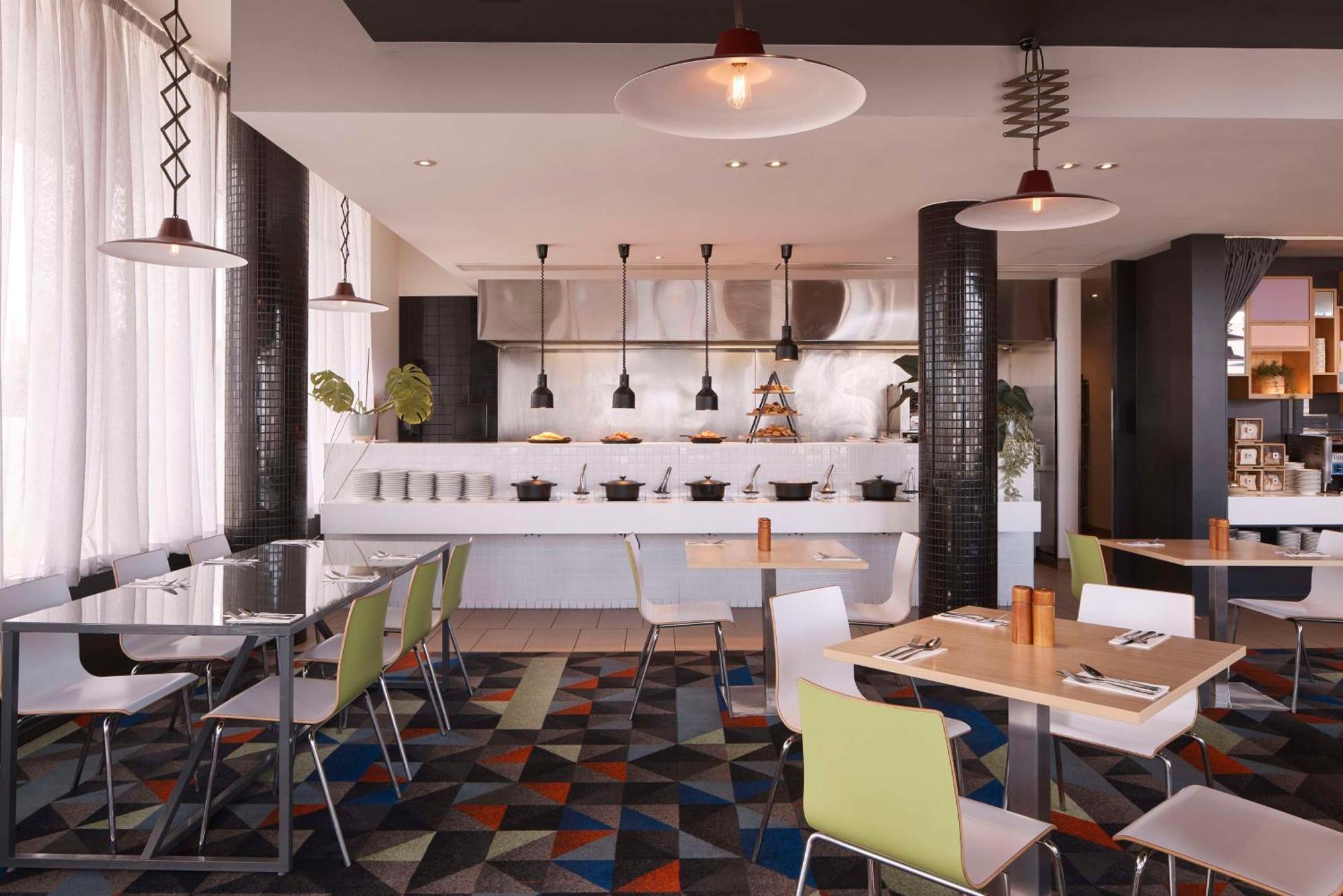 Atura Dandenong Hotel Doveton Bagian luar foto