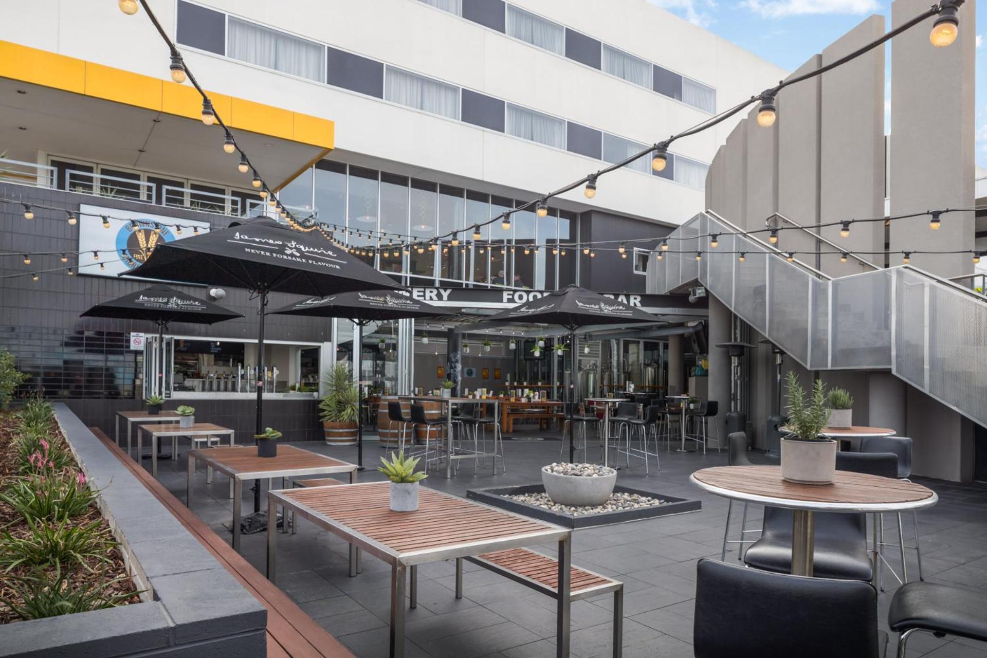 Atura Dandenong Hotel Doveton Bagian luar foto