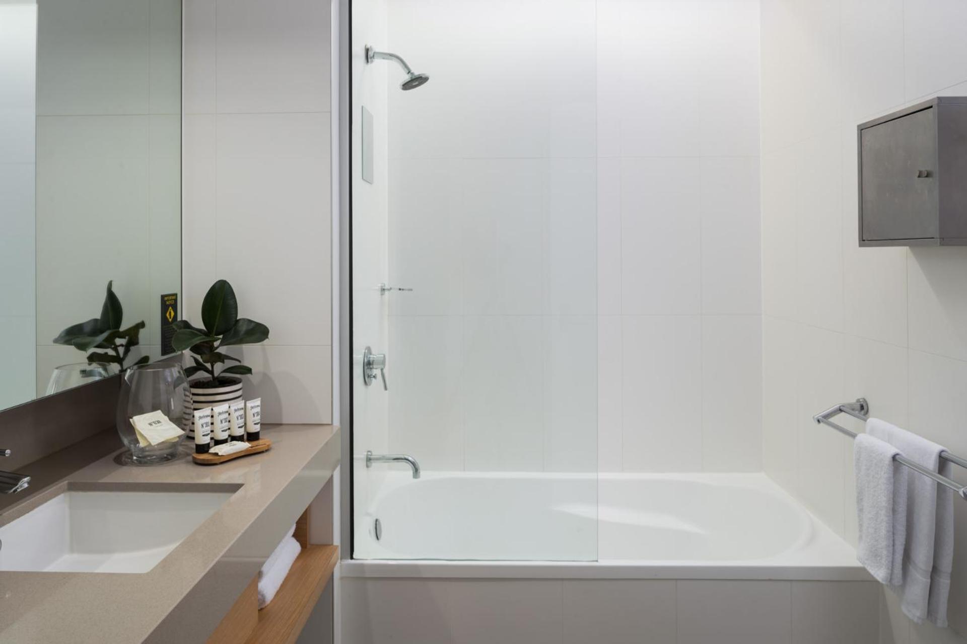 Atura Dandenong Hotel Doveton Bagian luar foto