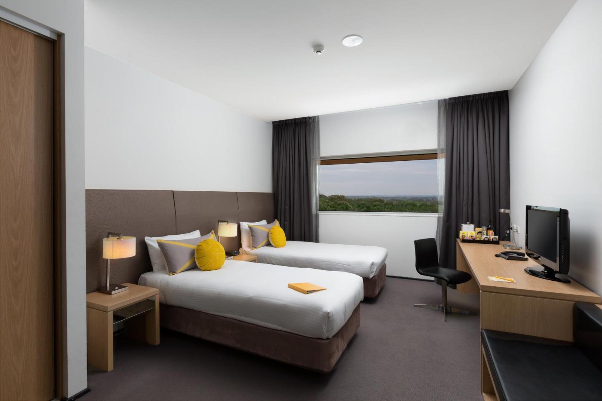 Atura Dandenong Hotel Doveton Bagian luar foto