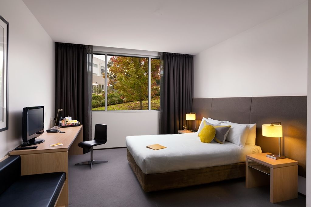 Atura Dandenong Hotel Doveton Bagian luar foto
