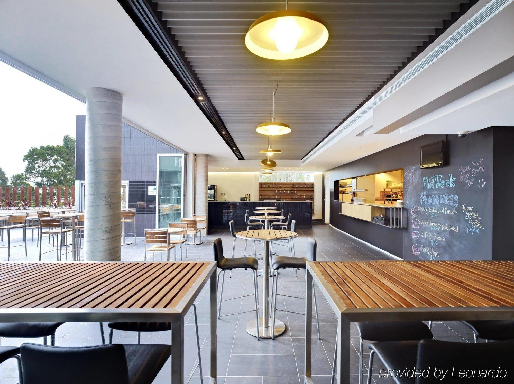 Atura Dandenong Hotel Doveton Bagian luar foto