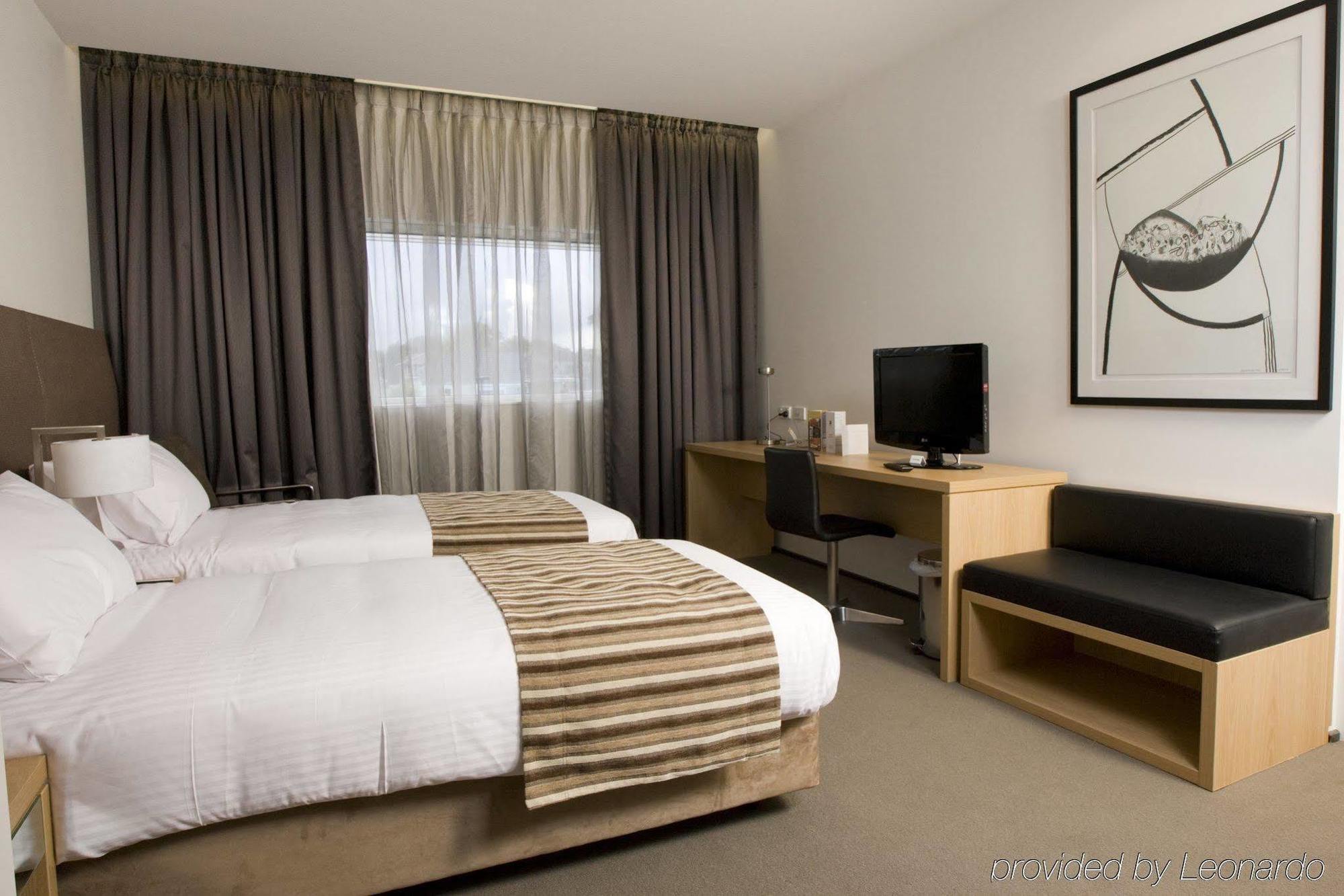 Atura Dandenong Hotel Doveton Bagian luar foto