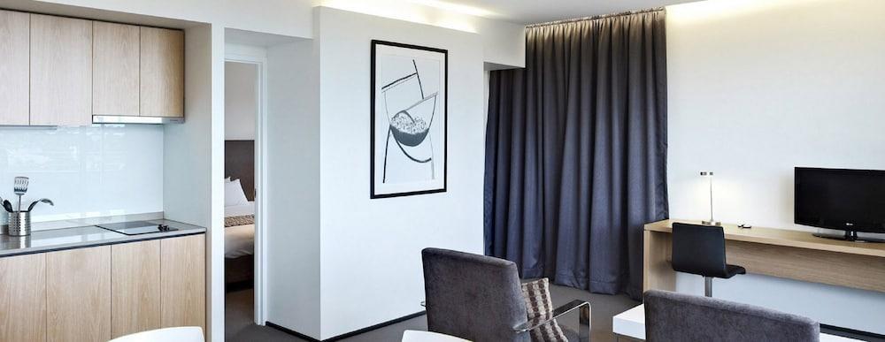 Atura Dandenong Hotel Doveton Bagian luar foto
